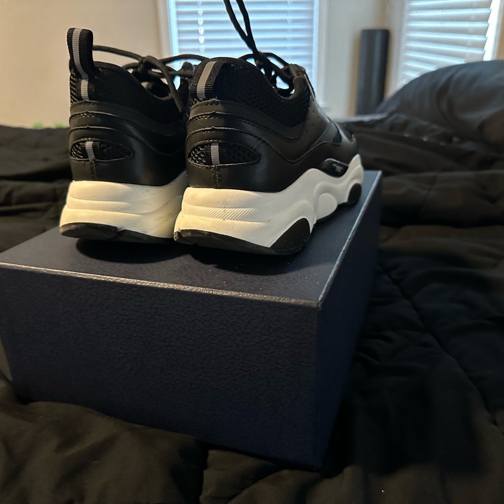 Dior Sneaker - Picture 3 of 8